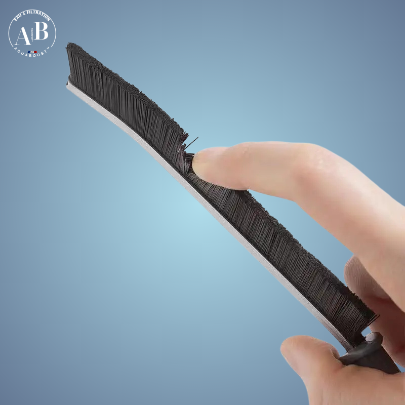 NanoBrush - Brosse de nettoyage étroite à poils raides